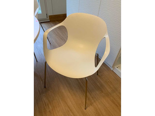Fritz hansen tafel en stoelen - afbeelding 11 van  13
