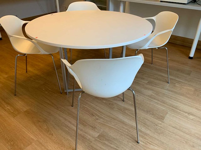 Fritz hansen tafel en stoelen - afbeelding 13 van  13