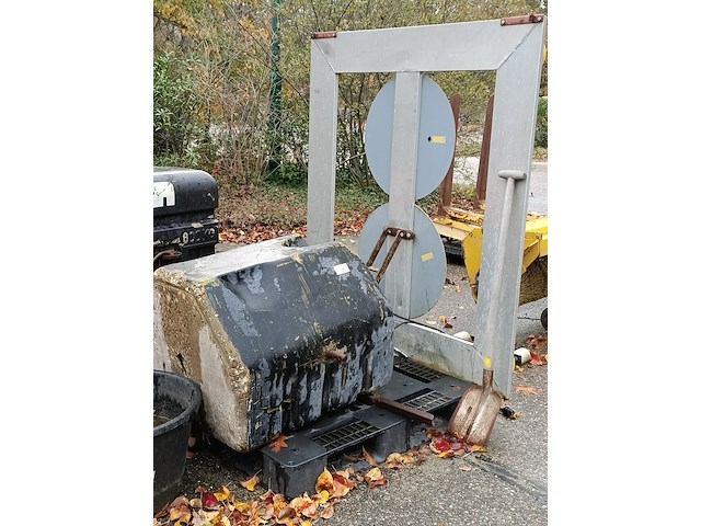 Front gewicht met actiebord - afbeelding 2 van  3