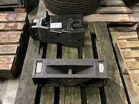 Front loaders and accesories (2x) - afbeelding 1 van  3