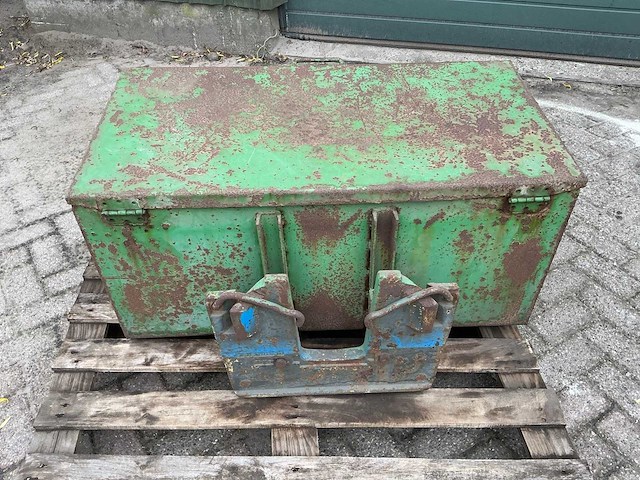 Frontbak fendt gewichtaansluiting agrarisch - afbeelding 1 van  11