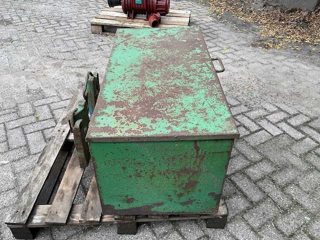 Frontbak fendt gewichtaansluiting agrarisch - afbeelding 5 van  11