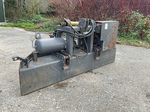 Frontcompressor - afbeelding 1 van  7