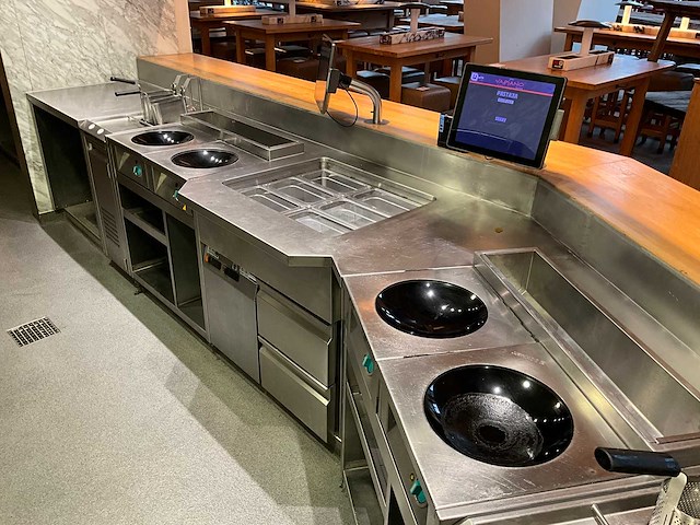 Frontcooking counter met apparatuur & afzuigkap (combinatiekavel 26 t/m 37) - afbeelding 10 van  12