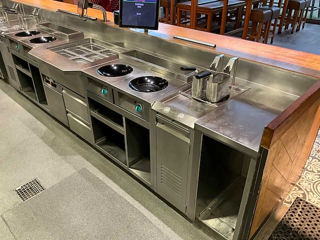 Frontcooking counter met apparatuur & afzuigkap (combinatiekavel 26 t/m 37) - afbeelding 8 van  12