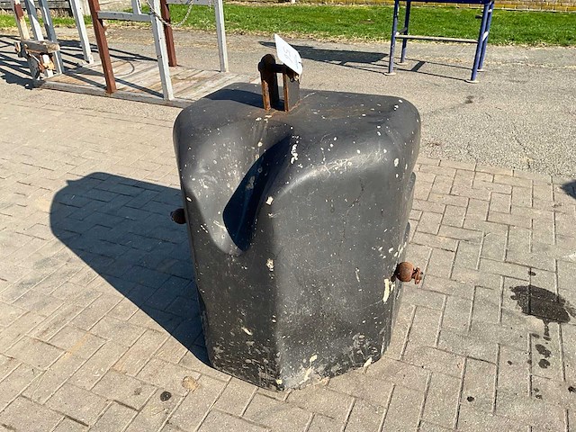 Frontgewicht ‘1000 kg’ - afbeelding 1 van  4