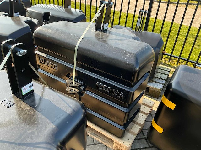 Frontgewicht “1200kg” - afbeelding 3 van  4