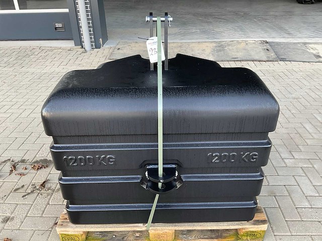 Frontgewicht, “1200kg” - afbeelding 1 van  6