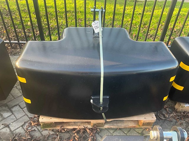 Frontgewicht, “1450kg” - afbeelding 1 van  5