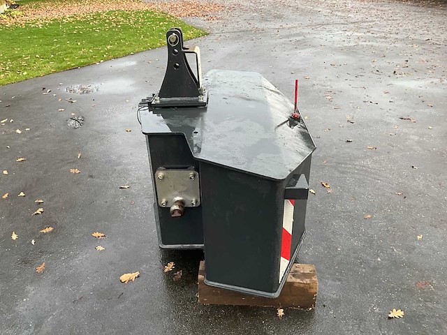 Frontgewicht 2000kg - afbeelding 3 van  5