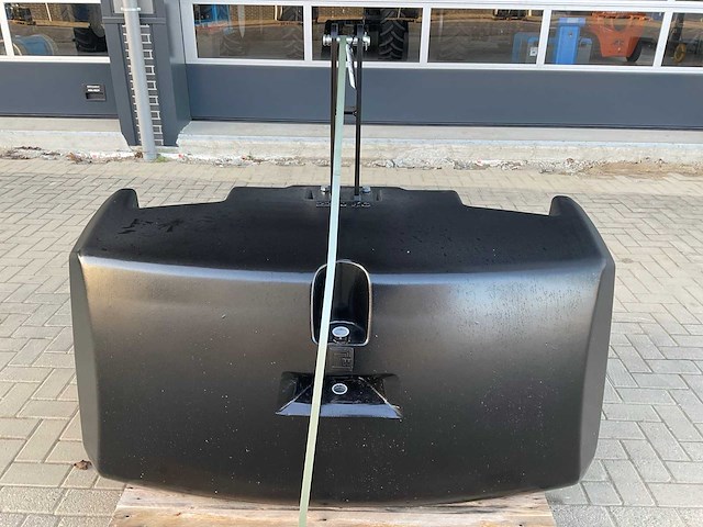 Frontgewicht, “2200kg” - afbeelding 1 van  5