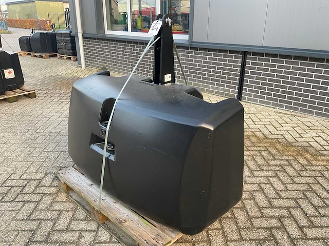 Frontgewicht, “2200kg” - afbeelding 1 van  4