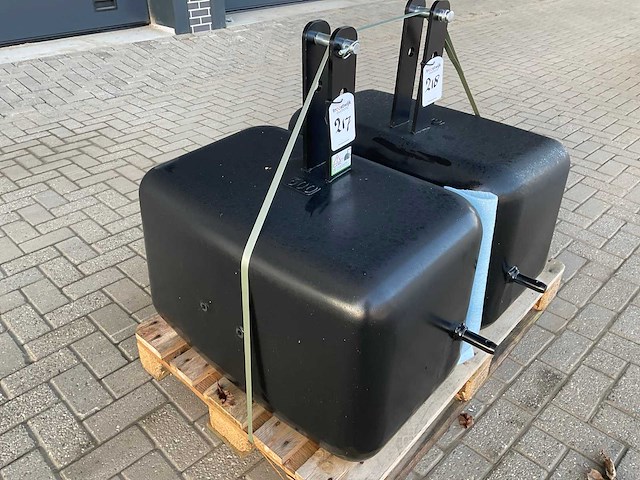 Frontgewicht, “600kg” - afbeelding 2 van  3