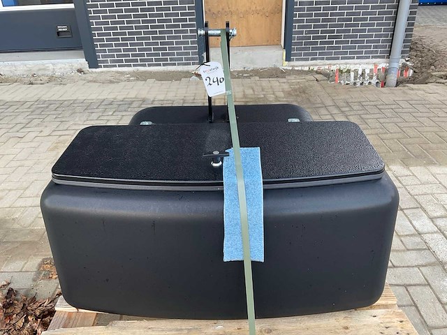 Frontgewicht, “600kg” - afbeelding 1 van  6