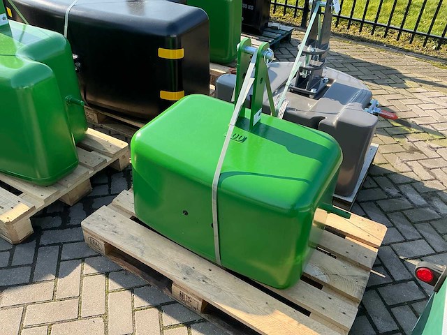 Frontgewicht “600kg” - afbeelding 3 van  5