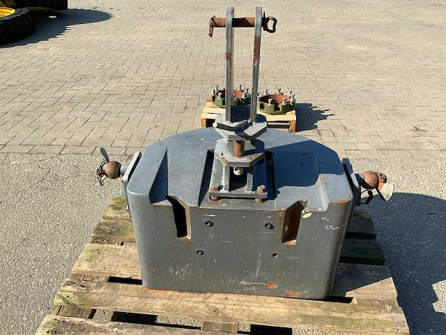 Frontgewicht ‘900 kg’ - afbeelding 3 van  6