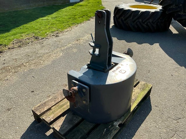 Frontgewicht ‘900 kg’ - afbeelding 4 van  6