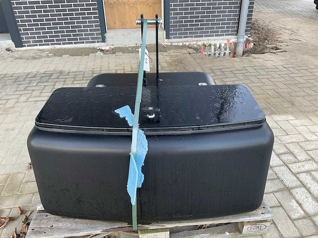 Frontgewicht, “900kg” - afbeelding 1 van  6