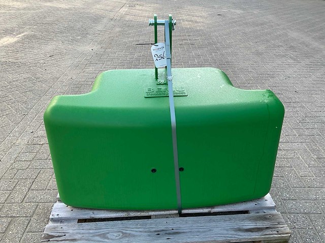 Frontgewicht, “900kg” - afbeelding 1 van  6