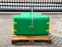 Frontgewicht, “900kg” - afbeelding 1 van  7