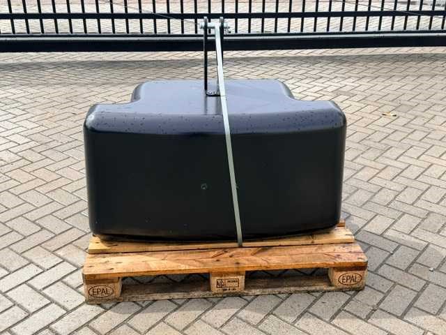 Frontgewicht, “900kg” - afbeelding 1 van  9