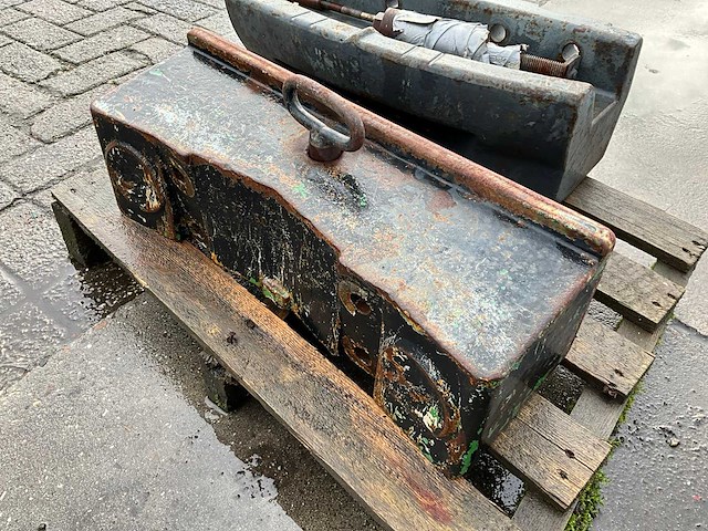 Frontgewicht ophanging - afbeelding 1 van  3