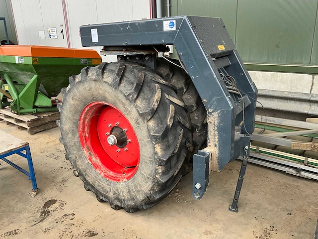 Frontpaker/neuswiel - afbeelding 1 van  9