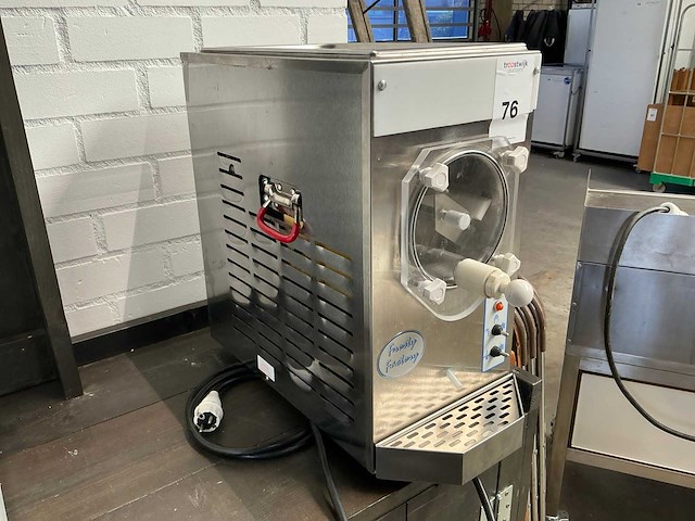 Frosty factory 113a softijsmachine - afbeelding 1 van  3