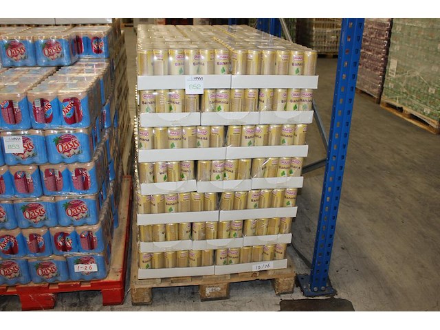Fruitdrank maaza banana. 70 trays a 24 stuks 33 cl. totaal 1680 blikken. tht 10-27. bod is inclusief 267 eu... - afbeelding 1 van  3
