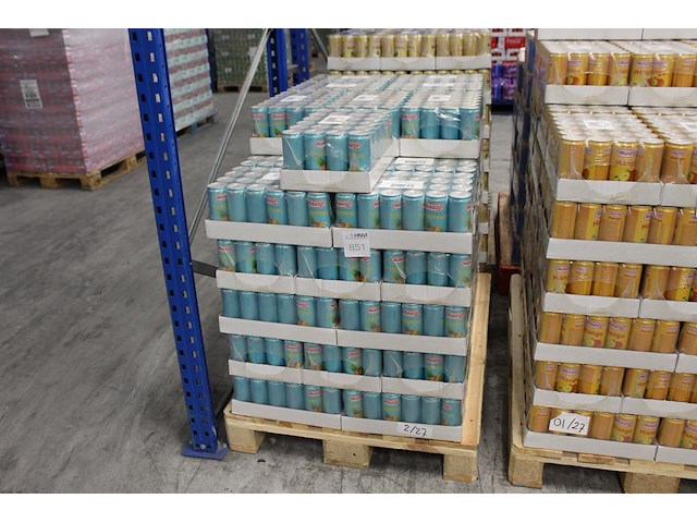 Fruitdrank maaza tropical. 58 trays a 24 stuks 33 cl. totaal 1392 blikken. tht 2-27. bod is inclusief 208,8... - afbeelding 1 van  3