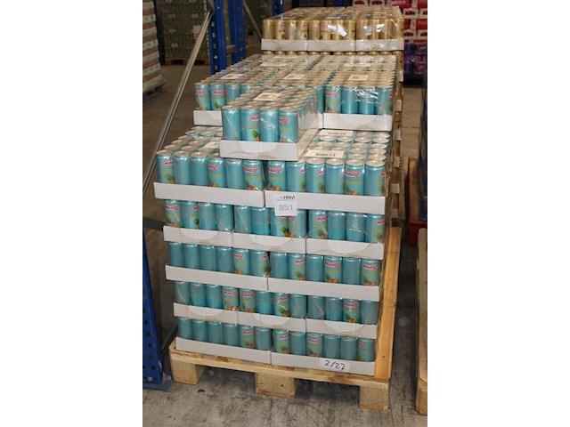 Fruitdrank maaza tropical. 58 trays a 24 stuks 33 cl. totaal 1392 blikken. tht 2-27. bod is inclusief 208,8... - afbeelding 2 van  3