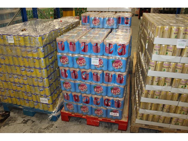 Fruitdrank oasis cassis. 64 trays a 24 stuks 33 cl. totaal 1536 blikken. tht 1-26. bod is inclusief 230,40 ... - afbeelding 1 van  3