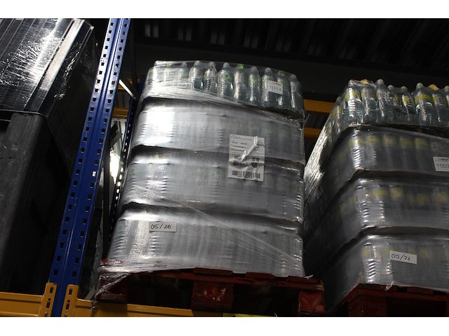 Fruitwater o2 life appel kiwi. 116 packs a 6 flessen. totaal 696 flessen. tht 5-26. bod is inclusief 104,4... - afbeelding 1 van  2