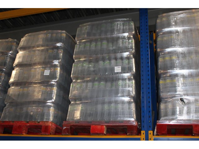 Fruitwater o2 life appel kiwi. 145 packs a 6 flessen. totaal 870 flessen. tht 12-26. bod is inclusief 130,5... - afbeelding 1 van  2