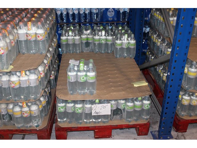 Fruitwater o2 life appel kiwi. 38 packs a 6 flessen. totaal 228 flessen. tht 12-26. bod is inclusief 34,20 ... - afbeelding 1 van  3