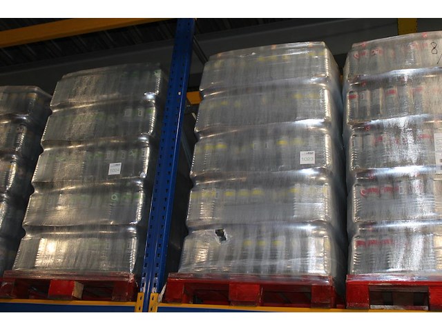 Fruitwater o2 life lemon grapefruit. 145 packs a 6 flessen. totaal 870 flessen. tht 12-26. bod is inclusief... - afbeelding 1 van  2