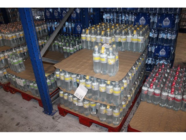 Fruitwater o2 life lemon grapefruit. 72 packs a 6 flessen. totaal 432 flessen. tht 12-26. bod is inclusief ... - afbeelding 1 van  2