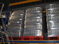 Fruitwater o2 life peach green tea. 145 packs a 6 flessen. totaal 870 flessen. tht 12-26. bod is inclusief ... - afbeelding 1 van  2