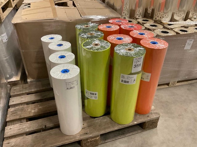 Fsc mix inpakpapier op rol (12x) - afbeelding 1 van  7