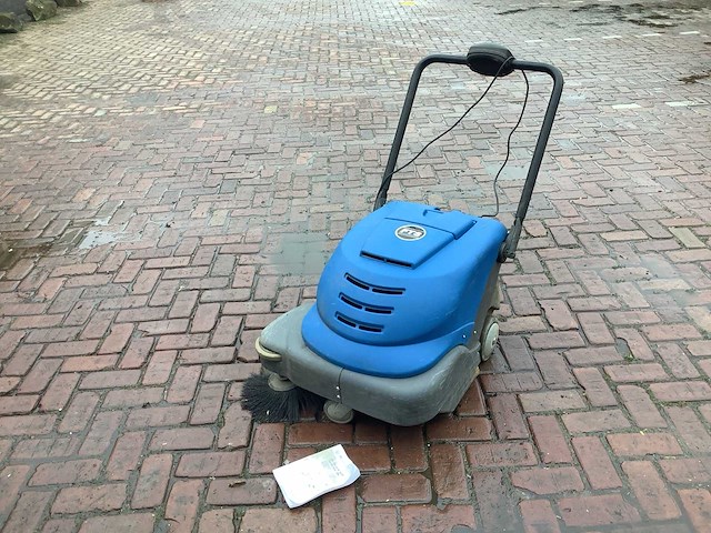 Fts genius 464 straatveegmachine - afbeelding 1 van  2