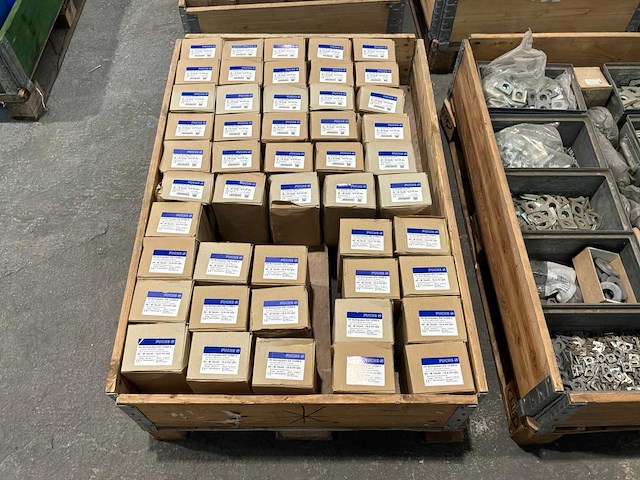 Fuchs m16 bouten (2400x) - afbeelding 1 van  2