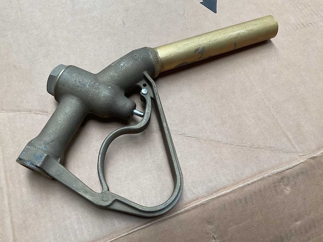 Fuel and oil nozzle (4x) - afbeelding 1 van  5