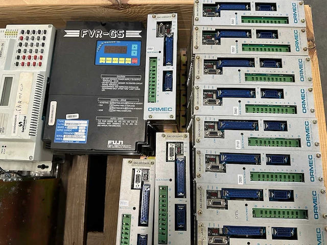 Fuji electric, socapel, sattcontrol en honeywell - partij industriële servo drives, dc-voedingen en besturingsmodules - afbeelding 9 van  10