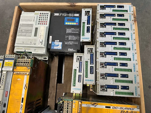 Fuji electric, socapel, sattcontrol en honeywell - partij industriële servo drives, dc-voedingen en besturingsmodules - afbeelding 4 van  10