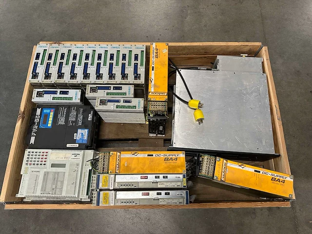 Fuji electric, socapel, sattcontrol en honeywell - partij industriële servo drives, dc-voedingen en besturingsmodules - afbeelding 5 van  10