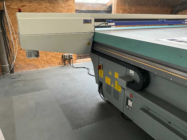 Fujifilm - acuity advance - uv flatbed printers - 2011 - afbeelding 2 van  20