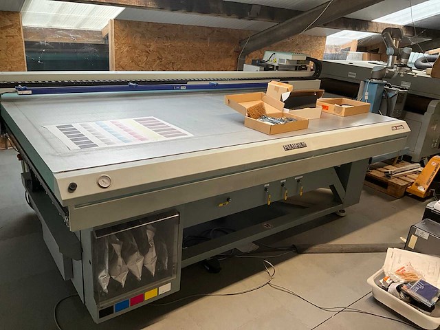 Fujifilm - acuity advance - uv flatbed printers - 2011 - afbeelding 12 van  20