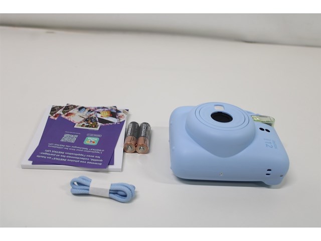 Fujifilm instax mini 12 pastel blue instant camera - afbeelding 2 van  2