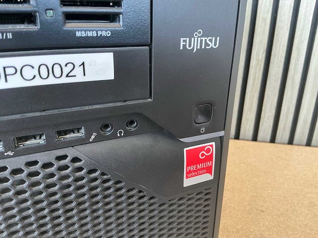 Fujitsu - esprimo p710 - desktop - afbeelding 3 van  6