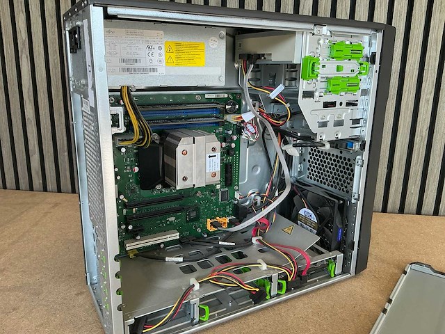Fujitsu - esprimo p710 - desktop - afbeelding 6 van  6
